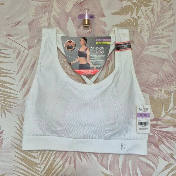 NWT Danskin Now white padded seamless cross-back sports bra, XL - Picture 3 of 4